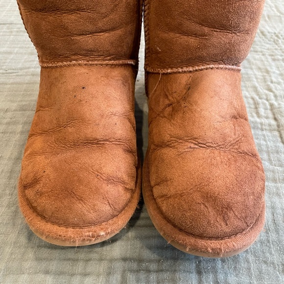 UGG Classic II Genuine Shearling Lined Tall Boot - Picture 5 of 10
